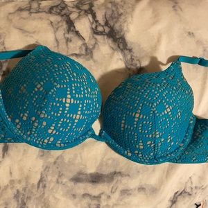 Victoria’s Secret bra 32D